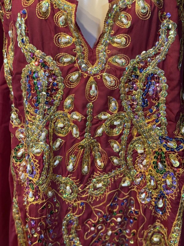 画像2: ハリージ(Khaleej) 　クジャク刺繍　ワインレッド