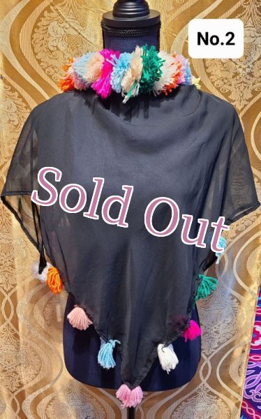 画像4: ポンポン付きスカーフ 三つ編み付き (4)