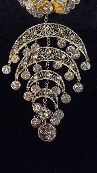 画像2: DESIGNアクセサリー三日月 (2)