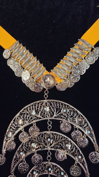 画像3: DESIGNアクセサリー三日月 (3)