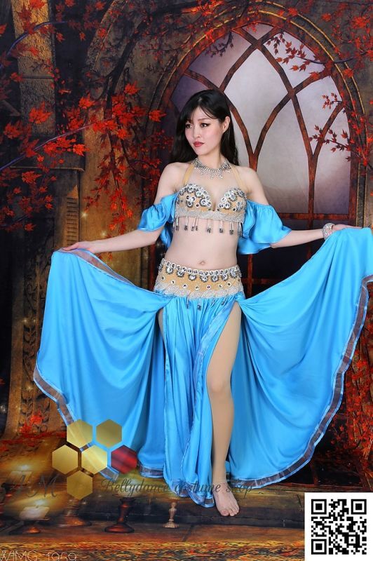ベリーダンス衣装　Eman Zaki　エジプト製　青・ブルー　フレア